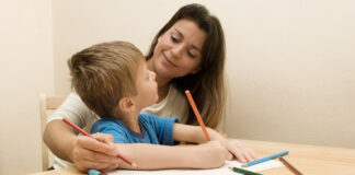 ESTAMOS EN LA BÚSQUEDA DE NIÑERA / CANGURO PARA EL CUIDADO DE 1 NIÑO, EXCLUSIVAMENTE PARA EL CUIDADO DEL NIÑO Niñera Canguro externa pocas horas babysitter part time empleada para cuidado de niños