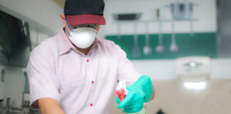 INCORPORAMOS OPERARIOS DE LIMPIEZA PERSONA RESPONSABLE, CON DISPONIBILIDAD HORARIA. JORNADA COMPLETA, CONTRATO POR TIEMPO INDETERMINADO operario de limpieza empleado del limpieza para empresa de servicios de limpieza cleaning employee for cleaning services company janitor