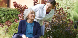 NOS ENCONTRAMOS EN LA BÚSQUEDA DE CUIDADORA PARA SERVICIOS DE INTERNACIÓN DOMICILIARIA cuidadora domiciliaria home caregiver cuidadora de adultos mayores
