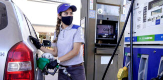 SE INCORPORA PERSONAL PARA ESTACIÓN DE SERVICIO (AMBOS SEXOS), JORNADA COMPLETA HORARIOS ROTATIVOS mujer playera ypf personal para despacho de gasolina estacion de servicios petrol dispatch staff at service station