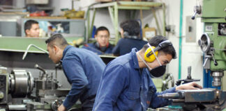 SE SOLICITAN OPERARIOS DE PRODUCCIÓN (HOMBRES Y MUJERES) CON O SIN EXPERIENCIA, JORNADA COMPLETA operarios de produccion production workers-
