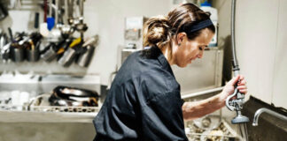 SE NECESITA LAVAPLATOS PARA RESTAURANTE (NO SE REQUIERE EXPERIENCIA), JORNADA PART TIME Lavaplatos Para Restaurante diswasher for restaurant