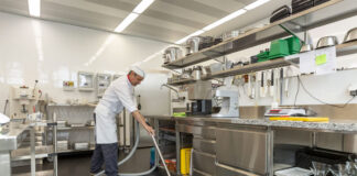 SE SOLICITA FRIEGAPLATOS (POCA EXPERIENCIA), INCORPORACIÓN INMEDIATA. BUENA REMUNERACIÓN Friegaplatos Dishwasher