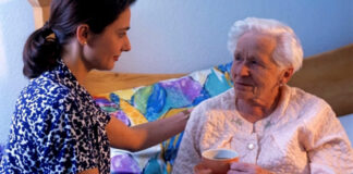 SE NECESITA CUIDADOR/A CON O SIN EXPERIENCIA (GUARDIAS DE 4 HORAS DIARIAS), TRABAJO A TURNOS cuidador cuidadora domiciliaria home care Cuidadores caregiver