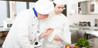 SE NECESITA AYUDANTE DE COCINA PARA RESTAURANTE DE HOTEL (MÍNIMA EXPERIENCIA), TIEMPO PARCIAL Y COMPLETO Ayudante De Cocina Kitchen Assistant