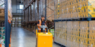 SE SOLICITAN OPERARIOS DE CARGA Y DESCARGA (HORARIOS ROTATIVOS), MÍNIMA EXPERIENCIA. TIEMPO PARCIAL O COMPLETO Operarios De Carga y Descarga loading and unloading operators