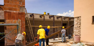 SE SOLICITAN 3 AYUDANTES DE CONSTRUCCIÓN (CON O SIN EXPERIENCIA), SE OFRECE BUEN PAGO POR HORA Y ENTRENAMIENTO Ayudantes De Construcción construction helpers