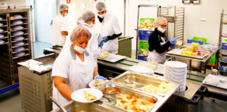 SE SOLICITA COCINERO/A PARA CURSO ESCOLAR (TURNO MAÑANA/TARDE), MÍNIMA EXPERIENCIA. SALARIO SEGÚN CONVENIO Cocinero/a Para Curso Escolar Cook for School Course