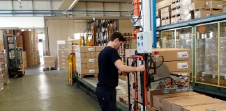 SE BUSCA AYUDANTE PARA ALMACÉN/MANIPULADOR DE MATERIALES (CON O SIN EXPERIENCIA), SE ENTRENARÁ. BUEN PAGO Ayudante Para Almacén/Manipulador De Material Warehouse Assistant/Material Handler