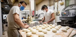 SE SOLICITAN AYUDANTES DE PRODUCCIÓN/LABOR GENERAL PARA PANADERÍA (CON O SIN EXPERIENCIA), LABORES DE PREPARACIÓN Y EMBALAJE DE PRODUCTOS Ayudantes De Producción/Labor General Para Panadería Production Assistants/General Bakery Labor