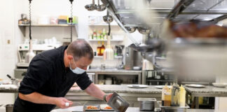 SE SOLICITA COCINERO CON O SIN EXPERIENCIA (HOMBRE O MUJER), EXCELENTE PAGO POR HORA Cocinero para casino en pensilvania cheff