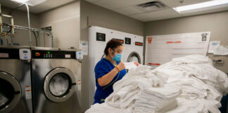 SE REQUIERE ASISTENTE DE LAVANDERÍA PARA RESIDENCIA DE MAYORES (CON O SIN EXPERIENCIA), HORARIO FLEXIBLE. PAGO ENTRE $18 – $22 POR HORA + BENEFICIOS Asistente de lavandería en Estados Unidos Spokane Washington Empleo sin experiencia Laundry assistant in the United States Spokane Washington Jobs without experience