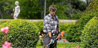 SE NECESITA JARDINERO/A PARA DESARROLLO TURÍSTICO (MÍNIMA EXPERIENCIA), 8 HORAS DIARIAS. REMUNERACIÓN COMPETITIVA Jardinero para desarrollo turístico en Costa Rica Empleo en Guanacaste Gardener for tourism development in Costa Rica Employment in Guanacaste
