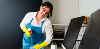 SE PRECISA LIMPIADOR/A DE OFICINAS (TIEMPO PARCIAL, 4 HORAS POR LAS MAÑANAS), CONTRATO FIJO. SALARIO SEGÚN CONVENIO Limpiador de Oficinas Empleo de Limpieza en España lcúdia Illes Balears provincia Zafiro Hotels Office Cleaner Cleaning Jobs in Spain lcúdia Illes Balears province Zafiro Hotels