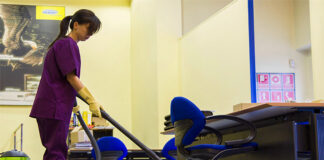 SE SOLICITA PERSONAL DE LIMPIEZA/MAESTRANZA (AMBOS SEXOS), CON O SIN EXPERIENCIA. JORNADAS DE 8 HORAS, BUEN SALARIO Limpieza Persona de limpieza maestranza limpiadores cleaning staff janitors workers