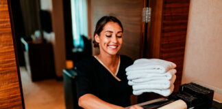 SE BUSCAN MUCAMAS PARA LIMPIEZA DE HOTEL (MÍNIMA EXPERIENCIA), TURNOS ROTATIVOS. BUENA REMUNERACIÓN Mucamas Limpieza De Hotel Maids Hotel Cleaning hotel staff Zimmermädchen Hotelreinigung Cameriere Pulizia dell'hotel