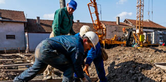 SE SOLICITAN OBREROS DE CONSTRUCCIÓN AGRÍCOLA (NO REQUIERE EXPERIENCIA), PERSONAS CON GANAS DE APRENDER. 2 VACANTES, PAGO $21.51 POR HORA Obreros de Construcción Agrícola New Hampton Iowa Estados Unidos Obrero de Construcción sin experiencia Agricultural Construction Laborer United States Construction Laborer with no experience