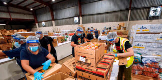 SELECCIONAMOS PERSONAL DE ALMACÉN DE FRUTAS Y VERDURAS (CON O SIN EXPERIENCIA), PART TIME Y FULL TIME. VARIOS PUESTOS DISPONIBLES Personal de Almacén de frutas y verduras Fruit and vegetable warehouse staff Personale di magazzino Lagerpersonal Warehouse Personnel