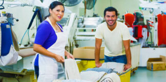 SE SOLICITA AYUDANTE DE LAVANDERÍA (CON O SIN EXPERIENCIA). TIEMPO PARCIAL, TURNO DE DÍA. PAGO $21,29 LA HORA Ayudante de Lavandería Empleo sin experiencia Wäschereihelfer Aiutante di lavanderia Laundry Helper Laundry Personnel in Canada