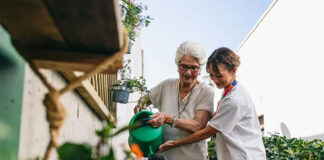 SE PRECISAN CUIDADORES/AS CON O SIN EXPERIENCIA PARA RESIDENCIA DE MAYORES, TURNO TARDE. SALARIO SEGÚN CONVENIO Cuidadores para residencia de mayores en españa, Empleo en Madrid, Empleo para cuidadores en Madrid Empleo sin experiencia Caregivers for nursing homes Employment in Madrid