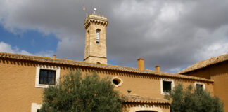 SE BUSCA MATRIMONIO DE GUARDESES PARA FINCA (CON O SIN EXPERIENCIA), SE OFRECE BUEN SALARIO Y VIVIENDA CON GASTOS CUBIERTOS Matrimonio De Guardeses Finca en Albacete empleo de Guardeses en España Cuidadores de Finca en España Marriage of Guardsmen