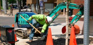 SE SOLICITA PEÓN DE LA CONSTRUCCIÓN (CON O SIN EXPERIENCIA), JORNADA COMPLETA DE LUNES A VIERNES. SALARIO 2.000 € AL MES, 14 PAGAS ANUALES Peón de la Construcción en Jaén Empleo en Jaén provincia Empleo sin experiencia en España Construction Laborer in Jaén Jobs in Jaén province Jobs without experience in Spain