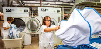 SE PRECISA PERSONAL PARA LAVANDERÍA/TINTORERÍA (NO REQUIERE EXPERIENCIA), 30 A 40 HORAS SEMANALES. SALARIO 1.200,00€ AL MES Personal Para Lavandería Tintorería Personal para lavandería en España Personale di lavanderia Lavanderia a secco Laundry Staff Dry Cleaning Wäschereipersonal Chemische Reinigung