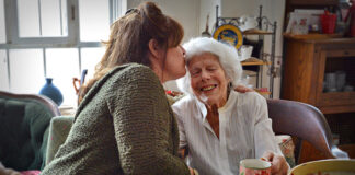 SE SOLICITA CUIDADOR/A PARA GUARDIA DIURNA DE 6 HORAS, DE 9:00 A 15:00 HS (TRABAJO A TURNOS). BUENA REMUNERACIÓN Y BENEFICIOS Cuidador cuidadora de adultos mayores cuidadoras en Argentina empleo de cuidadora en Buenos Aires Caregiver for older adults caregivers in Argentina caregiver employment in Buenos Aires