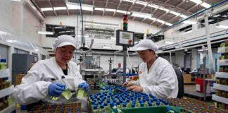 SE SOLICITAN EMPACADORES/AS DE COSMÉTICOS (NO REQUIERE EXPERIENCIA, SE CAPACITARÁ), BUEN PAGO POR HORA Empacadores de Cosméticos Empleo sin experiencia en USA Compañía de Cosméticos en empleo en California Cosmetics Packers Job without experience in USA Cosmetics Company for jobs in California