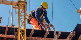 SE PRECISA AYUDANTE EN TAREAS DE CONSTRUCCIÓN (POCA EXPERIENCIA), SE OFRECE TRABAJO ESTABLE, INCORPORACIÓN INMEDIATA Y BUEN SALARIO Ayudante en Tareas de Construcción Empleo en Sevilla empleo de construcción en España Assistant in Construction Tasks Employment in Seville construction employment in Spain
