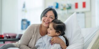 SE BUSCA CUIDADORA DE PACIENTE PEDIÁTRICO (GUARDIA DE 4 HORAS), INTERNACIÓN DOMICILIARIA. TRABAJO A TURNOS, BUEN SUELDO Cuidadora de Paciente Pediátrico Trabajo medio tiempo Internación Domiciliaria Pediatric Patient Caregiver Part-time work Home confinement
