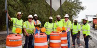 SE SOLICITA OBRERO DE ASFALTO (CON O SIN EXPERIENCIA), TIEMPO COMPLETO. SE OFRECE BUENA REMUNERACIÓN Y PAQUETE DE BENEFICIOS Obrero de Asfalto en USA Empleo en Florida empleo de construcción en USA Construcción de carreteras Empleo sin experiencia en USA Asphalt Worker in the USA Jobs in Florida
