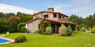 SE PRECISA MATRIMONIO DE GUARDESES PARA CASA DE CAMPO (CUIDADO, LIMPIEZA Y MANTENIMIENTO). SALARIO COMPETITIVO + VIVIENDA Matrimonio de Guardeses en Madrid Empleo en Madrid empleo de Guardeses en España Cuidado de Casa de Campo Marriage of Guards in Madrid Employment in Madrid
