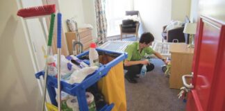 SE SOLICITA PERSONAL DE LIMPIEZA/CAMAREROS DE PISOS PARA RESIDENCIA DE MAYORES (TURNO DIURNO), BUEN SUELDO Y BENEFICIOS Personal de Limpieza en España Camareros de Pisos en España Residencia de Mayores en España Empleo en Barcelona Cleaning Staff in Spain Housekeepers in Spain Nursing Home in Spain Employment in Barcelona