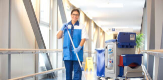 SE NECESITA PERSONAL DE LIMPIEZA PARA EMPRESA DE SERVICIOS (MÍNIMA EXPERIENCIA), MEDIA JORNADA Personal de Limpieza Cleaning staff empresa de servicios hombre y mujer