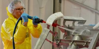 SE SOLICITA PERSONAL DE LIMPIEZA PARA PLANTA DE PRODUCCIÓN (HOMBRES Y MUJERES), HORARIO ROTATIVO. SALARIO COMPETITIVO + TRANSPORTE Y BENEFICIOS Personal de Limpieza para Planta de Producción en Costa Rica empleo de limpieza Cleaning Personnel for Production Plant in Costa Rica cleaning employment