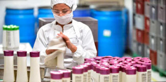 SE SOLICITAN OPERARIOS DE PRODUCCIÓN (CON O SIN EXPERIENCIA) PARA EMPRESA LÍDER EN COSMÉTICA Y SUPLEMENTOS DIETARIOS. BUEN SUELDO Operarios de Producción Para Empresa Líder en Cosmética y Suplementos Dietarios Production Operators for a Leading Company in Cosmetics and Dietary Supplements