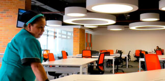 SE SOLICITA PERSONAL PARA LIMPIEZA DE OFICINAS (CON O SIN EXPERIENCIA), TRABAJO POR HORAS TIEMPO PARCIAL. BUEN PAGO Personal Para Limpieza de Oficinas en Barcelona Empleo de Limpieza en España Office Cleaning Staff in Barcelona Cleaning Jobs in Spain