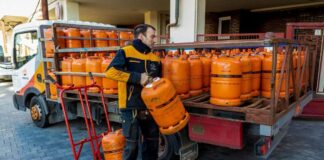 SE SOLICITA CONDUCTOR REPARTIDOR DE GAS BUTANO (CON O SIN EXPERIENCIA, SE CAPACITARÁ), SALARIO 22.000 € ANUALES + VARIABLE POR VENTAS Conductor Repartidor de Gas Butano en España Empleo sin experiencia en España Repsol España Butane Gas Delivery Driver in Spain Job without experience in Spain Repsol Spain