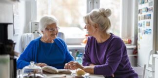 SE PRECISA CUIDADOR/A PARA SEÑORA MAYOR EN DOMICILIO (3 DÍAS A LA SEMANA), 4 HORAS POR DÍA TURNO DE MAÑANA. BUEN SALARIO Cuidador empleo de cuidadora en españa Empleo en Madrid cuidadores domiciliarios Caregiver for an elderly woman caretaker job in Spain Jobs in Madrid home caregivers