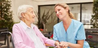 SE SOLICITAN CUIDADORES/AS PARA RESIDENCIA DE MAYORES (CON O SIN EXPERIENCIA), TURNO TARDE. PAGO 1.134€ EN 14 PAGAS Cuidadores de adultos mayores residencia de mayores en España Atención de adultos mayores Caregivers of older adults nursing home in Spain Care of older adults