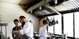 SE SOLICITA PERSONAL DE HOSTELERÍA PARA ESTABLECIMIENTO TERMAL, PAGO 10,1 € LA HORA. VARIOS PUESTOS DISPONIBLES Personal de Hostelería Para Establecimiento Termal Personal para Hotel en España Hospitality Staff for Thermal Establishment Staff for Hotel in Spain