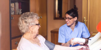 SE SOLICITAN CUIDADORES/AS TURNO DIURNO DE MAÑANA (NO REQUIERE EXPERIENCIA), BUEN SALARIO Cuidadores para Geriátrico empleo de cuidadora en España Caregivers for Geriatric Care Caregiver caretaker employment in Spain