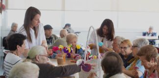 SE SOLICITAN CUIDADORES/AS PARA RESIDENCIA DE MAYORES (CON O SIN EXPERIENCIA), JORNADA DIURNA. BUEN SALARIO Cuidadores para Residencia de Mayores en España empleo de cuidadora en españa empleo sin experiencia en Barcelona Caregivers for Nursing Home in Spain