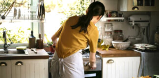 SE SOLICITA EMPLEADA PARA CASA DE FAMILIA (LIMPIEZA Y COCINA), CON O SIN EXPERIENCIA. TRABAJO POR HORAS, BUEN PAGO Empleada Para Casa de Familia Limpieza y Cocina Employee for Family House Cleaning and Cooking