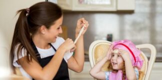 SE SOLICITA NIÑERA (TRABAJO POR HORAS EN CASA DE FAMILIA), DÍAS Y HORARIO A CONVENIR. BUEN PAGO POR HORA Niñera en Costa Rica Nanny in Costa Rica tata canguro babysitter