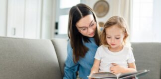 SE BUSCA NIÑERA 5 DÍAS A LA SEMANA PARA CUIDADO DE NIÑOS EN CASA DE FAMILIA, CON DISPONIBILIDAD PARA VIAJAR AL EXTRANJERO. BUEN PAGO Niñera en San Petersburgo Empleo en Rusia Nanny in St. Petersburg Jobs in Russia canguro tata babysitter
