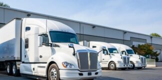 SE SOLICITAN CONDUCTORES/AS DE TRÁILER (MÍNIMA EXPERIENCIA), INGRESO INMEDIATO. CONTRATO TEMPORAL, SALARIO ENTRE 2.700 € A 3.100 € AL MES Conductores de Tráiler en Barcelona Empleo de conductor en España Truck Drivers in Barcelona Driver Jobs in Spain Camioneros