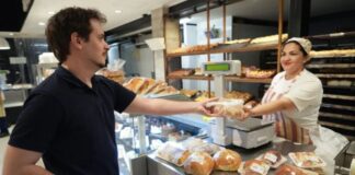 SE SOLICITA EMPLEADA DE ATENCIÓN AL PÚBLICO EN PANADERÍA (CON O SIN EXPERIENCIA), INGRESO INMEDIATO. BUEN SUELDO Empleada de Atención al Público en panadería empleo sin experiencia en Capital Federal Customer Service Employee in a bakery job without experience