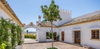 SE PRECISA EMPLEADA/O PARA FINCA (INTERNO/A), ALOJAMIENTO Y MANUTENCIÓN INCLUIDOS. SALARIO 1.500€/MES + EXTRAS. CONTRATO LEGAL Empleada para Finca en Sevilla La Nueva trabajo con alojamiento y manutención en Madrid Servicio doméstico interno Domestic service